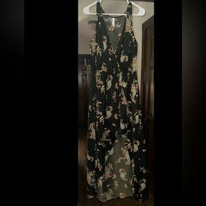 High low dress, barely worn. Felt so beautiful while wearing!